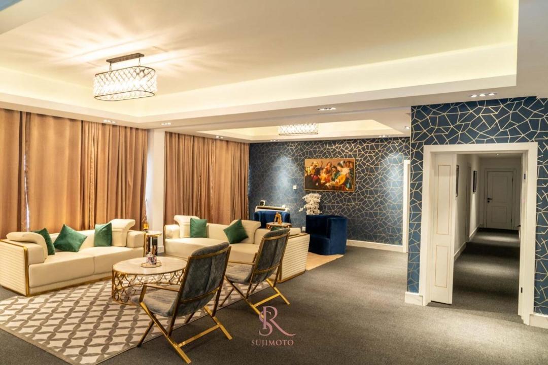 Sujimoto Residences Macdonald Lagos Esterno foto