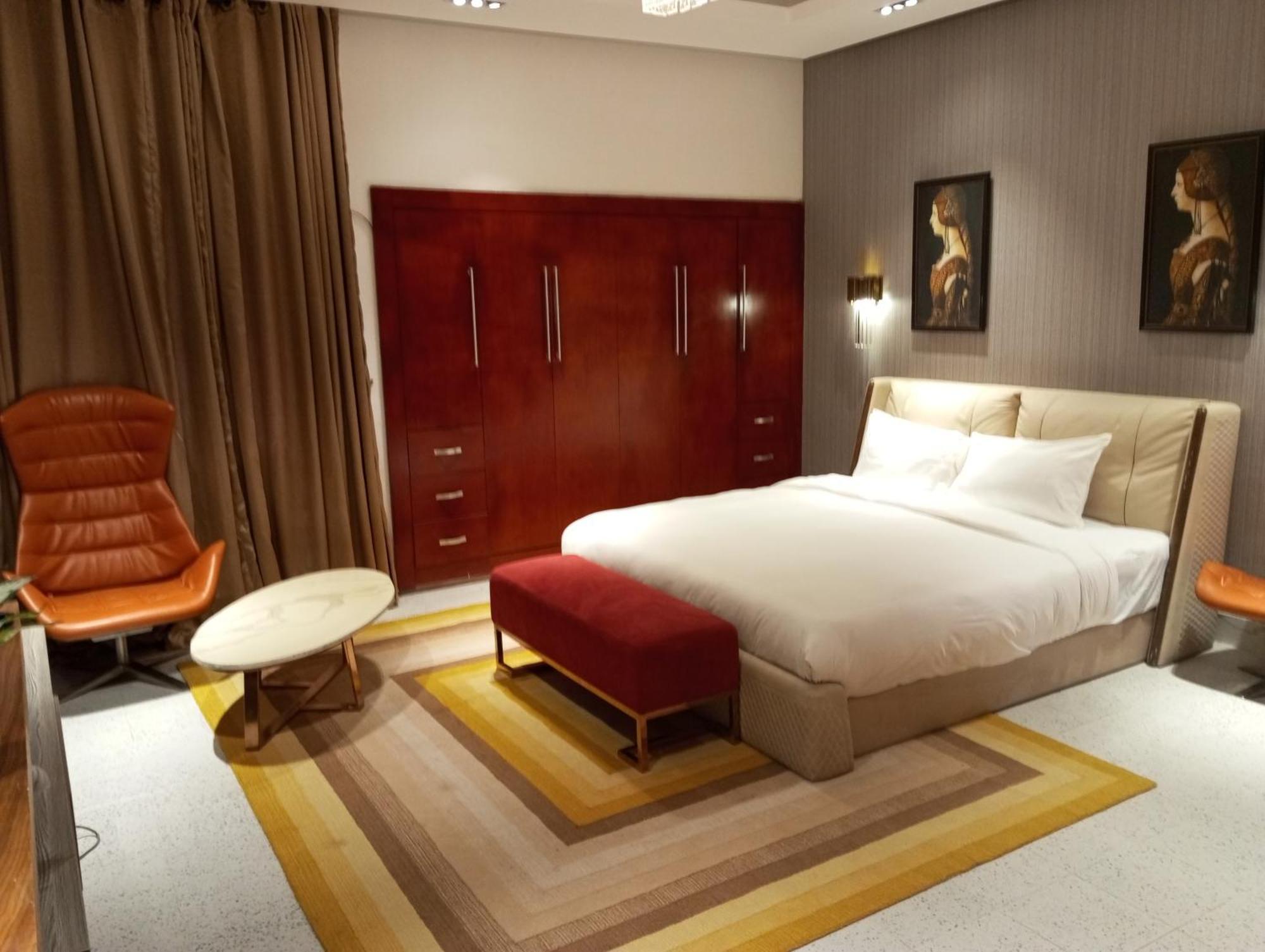 Sujimoto Residences Macdonald Lagos Esterno foto