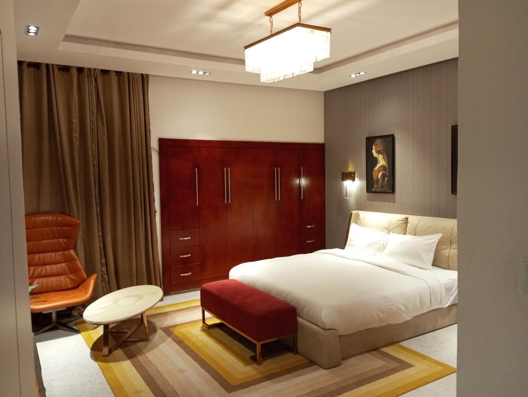 Sujimoto Residences Macdonald Lagos Esterno foto