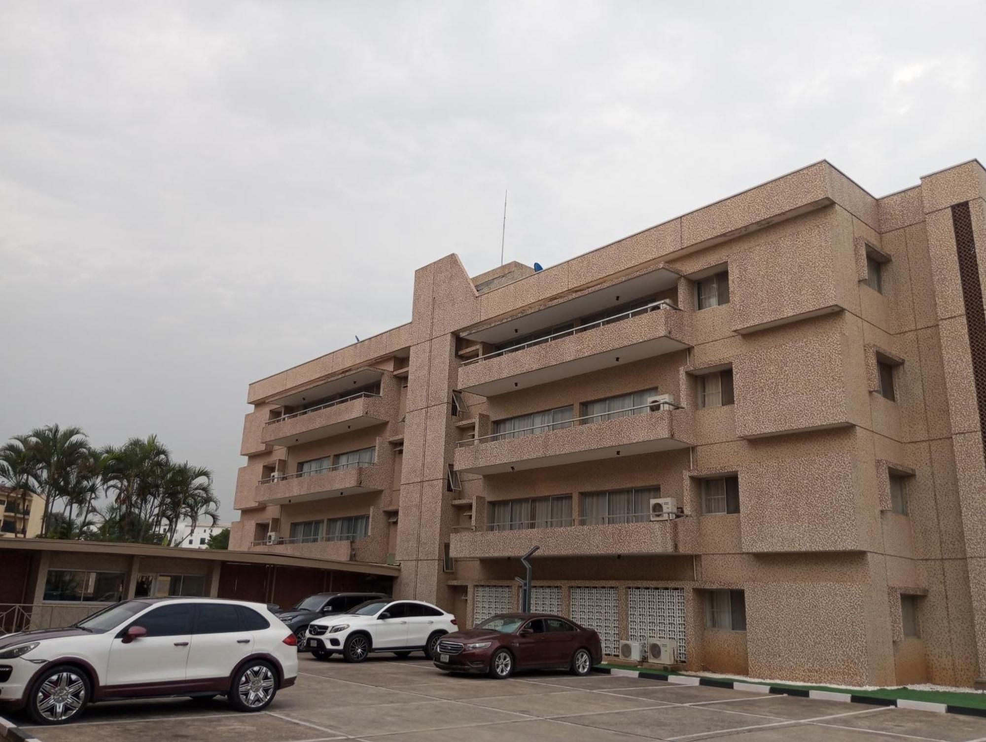 Sujimoto Residences Macdonald Lagos Esterno foto