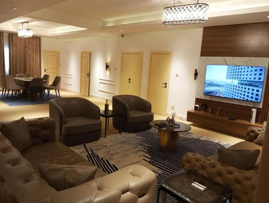 Sujimoto Residences Macdonald Lagos Esterno foto