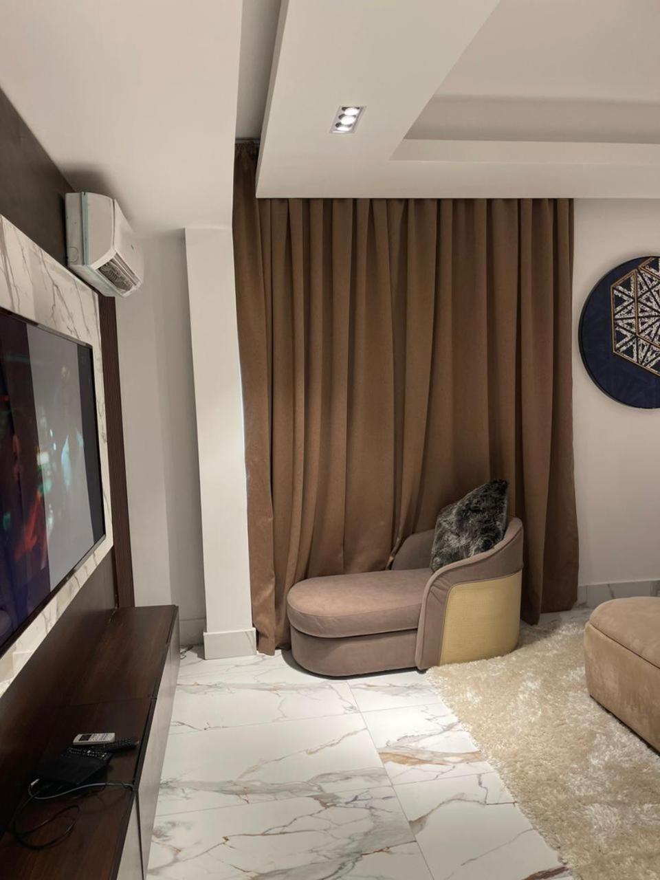 Sujimoto Residences Macdonald Lagos Esterno foto